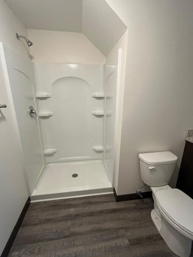 Building Photo - 147 Southpark Dr