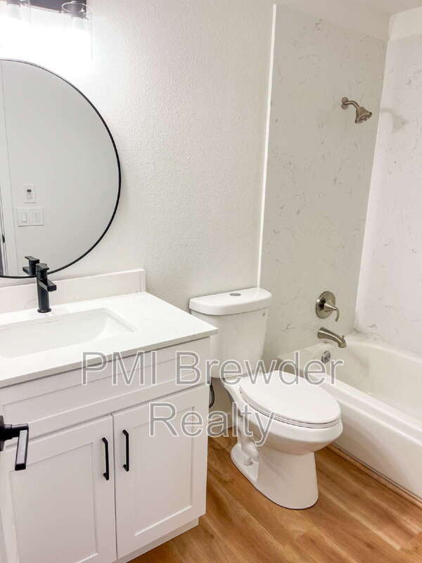 Building Photo - 9727 5th St NE