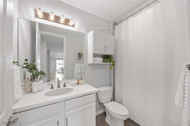 Building Photo - 14610 Edgewater Cir