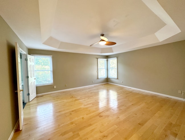 Building Photo - 1114 S Charlemagne Dr