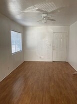 Building Photo - 12322 York Ave