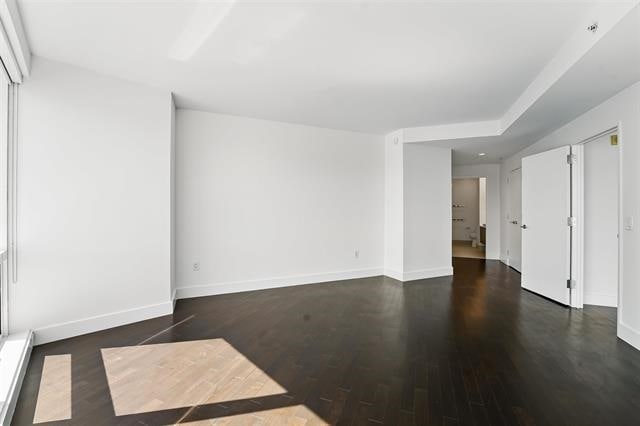 Building Photo - 77 Hudson St
