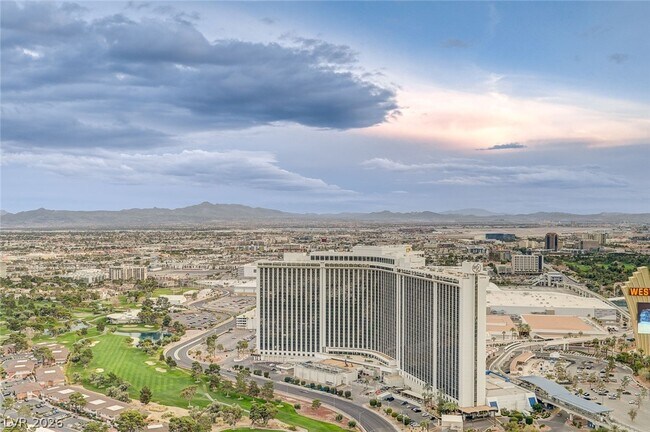 Building Photo - 322 Karen Ave