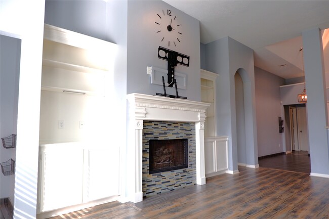 Building Photo - 2614 Parkbriar Ln