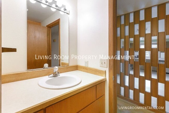 Building Photo - 9811 SW 49th Ave