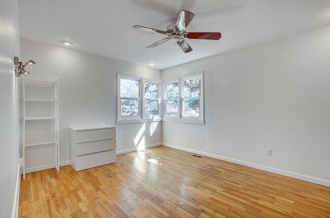 Building Photo - Available August 1, 2026 | PRE-LEASE 2 BED 1 BATH – Updated North Boulder Home Near Trails & Down...