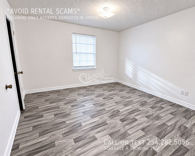 Building Photo - 4805 Cedarhill Cir