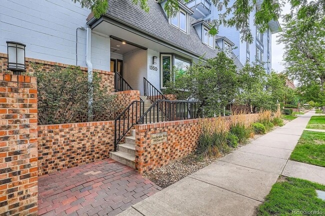 Primary Photo - 555 E 10th Ave