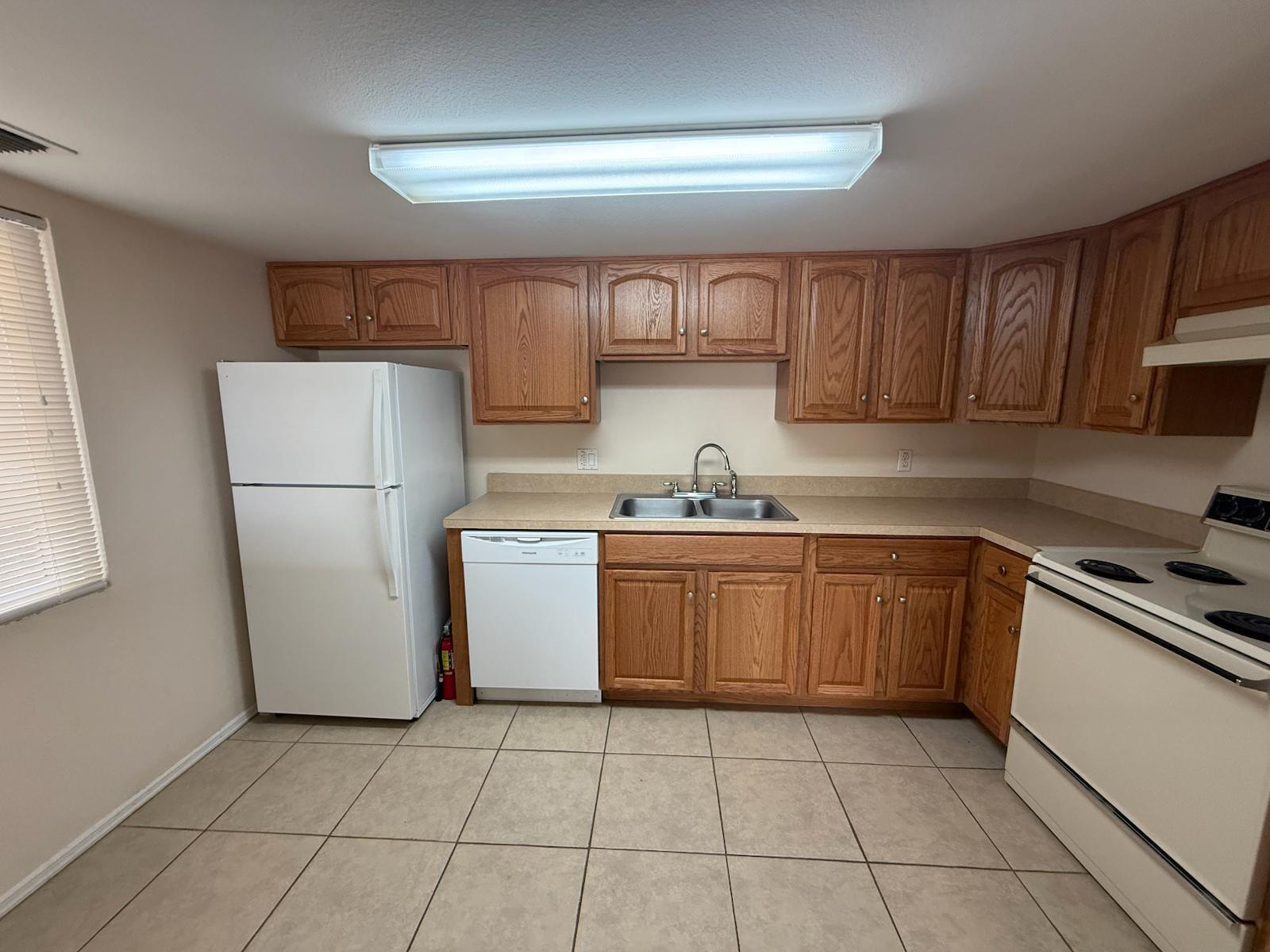 Building Photo - 8144 Fairways Cir