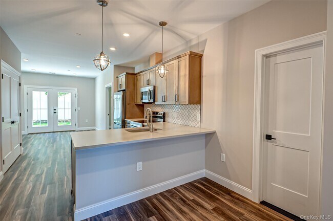 Building Photo - 1 Conklin St