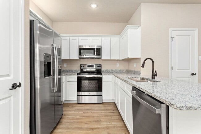 Building Photo - 3/2.5 Townhome