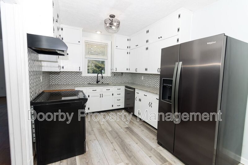 Building Photo - 408 Frazier Dr