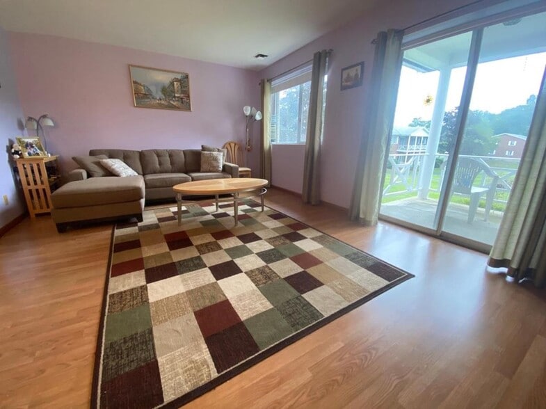 Building Photo - 19 Bayberry Dr