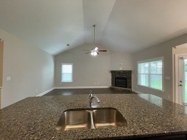 Building Photo - 2124 Kinsale Ave