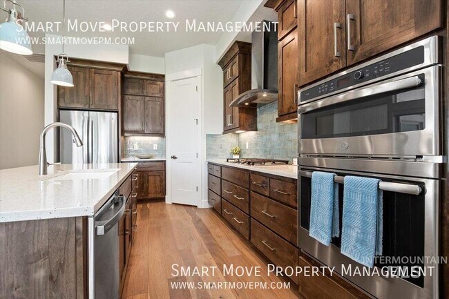 Building Photo - 6606 N Spindrift Way