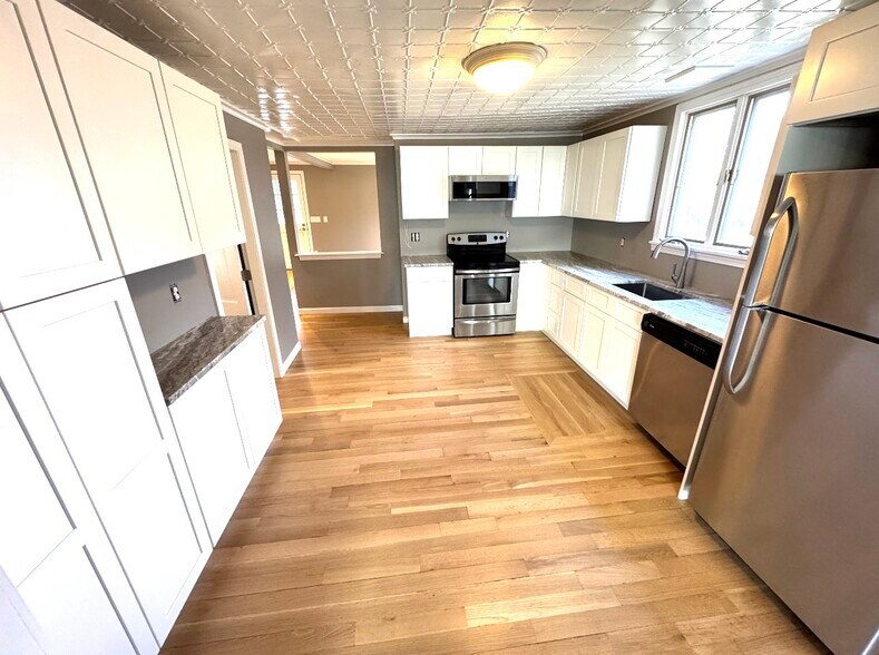 Primary Photo - 12 Myrtle St