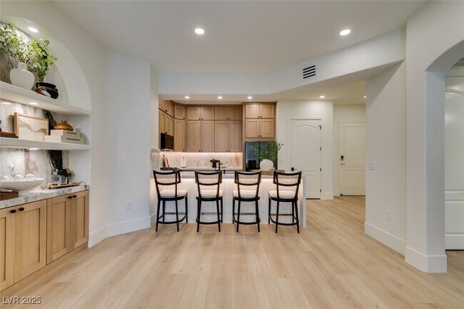 Building Photo - 32 E Serene Ave