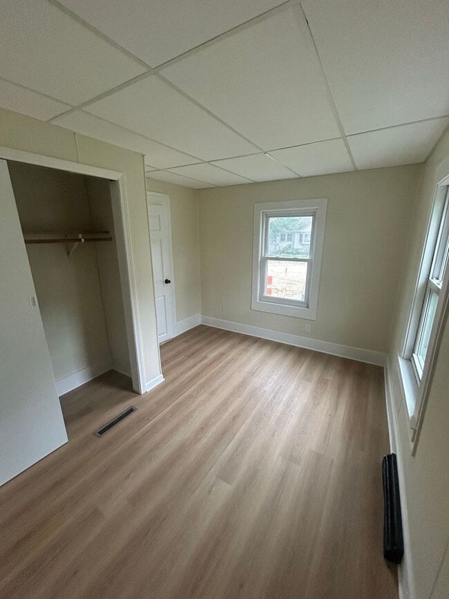 Building Photo - Single Family Home Available!