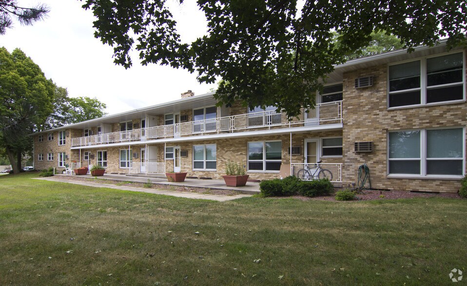 Royal Arms Apartments 420 N Segoe Rd Madison WI 53705 Apartment Finder