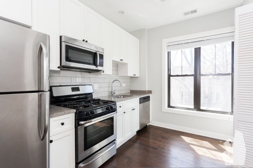 Building Photo - 1952 W Nelson St