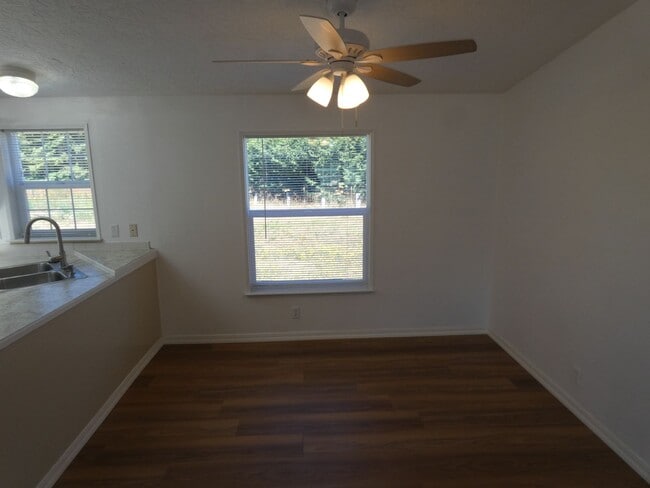 Building Photo - APPLICATION PENDING **Country Living**