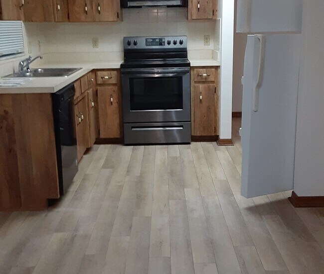 Building Photo - APPLICATION PENDING 4-6-26!