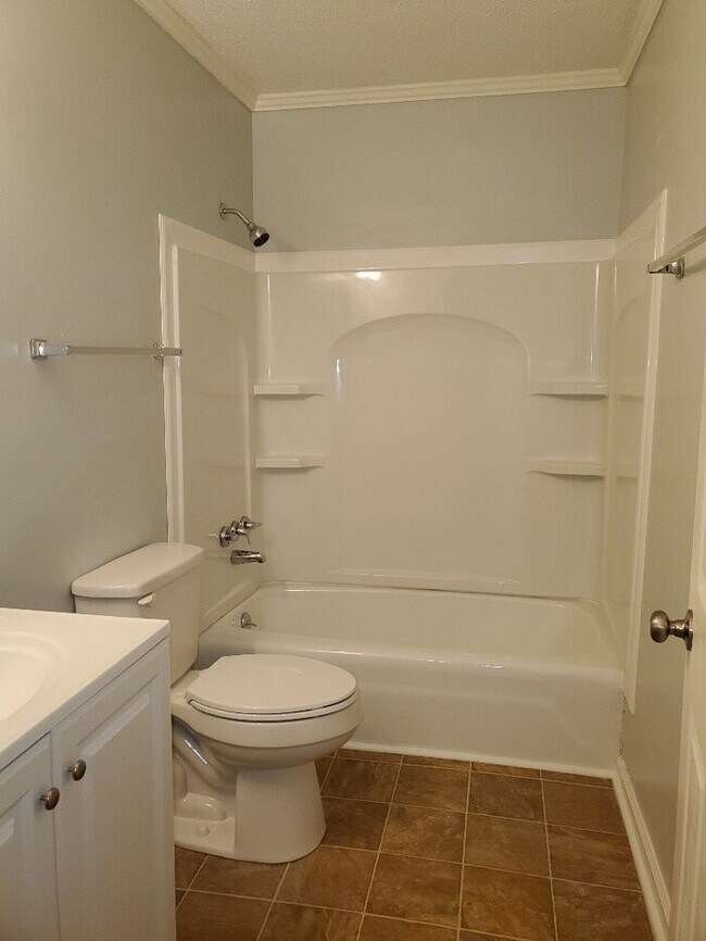 Building Photo - Gorgeous, upgraded and refurbished townhome across from Erskine College!