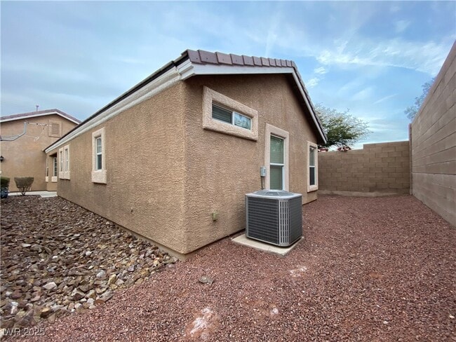 Building Photo - 5351 Cholla Cactus Ave
