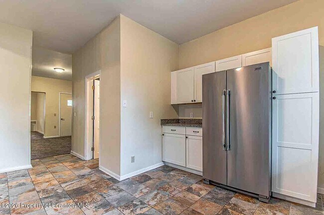 Building Photo - 815 Monroe Ave