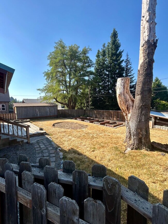 Building Photo - 8230 WA-903