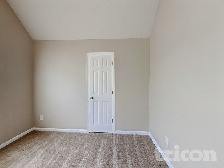 Building Photo - 5849 Black Top Way