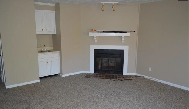 Building Photo - 1901 Steeplechase Ct