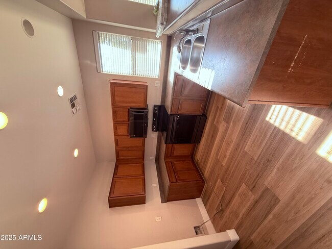 Building Photo - 1 N 88th Ave