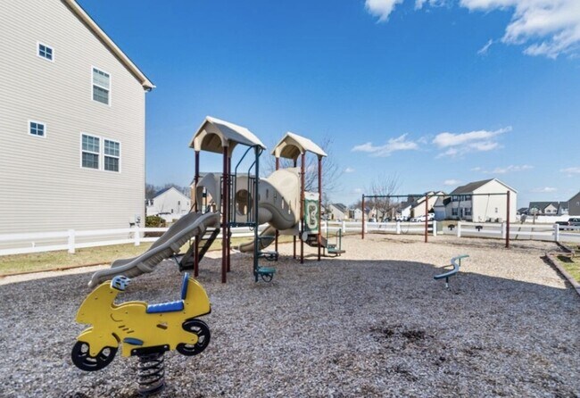 Building Photo - 109 Wheatfield Dr