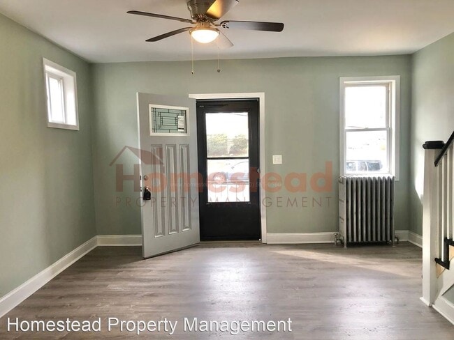 Building Photo - 3 br, 1 bath House - 301 Greenway Ave