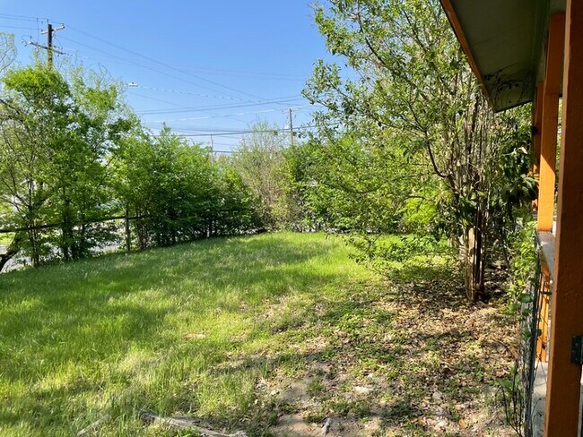 Building Photo - 1601 Taylor Gaines St