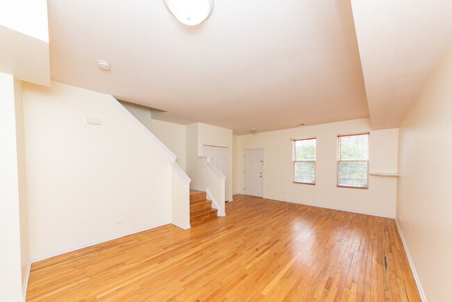 Building Photo - 1509 N Talman Ave