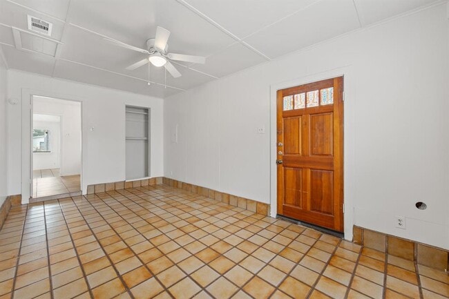 Building Photo - 303 Irma Dr