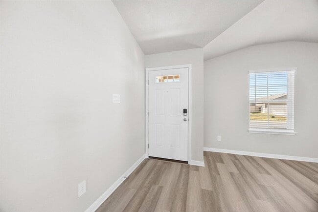 Building Photo - 140 Honey Bee Rd