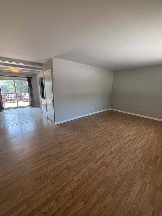 Building Photo - 3495 Montebello Dr W