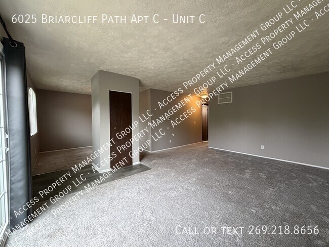 Building Photo - 6025 Briarcliff Path