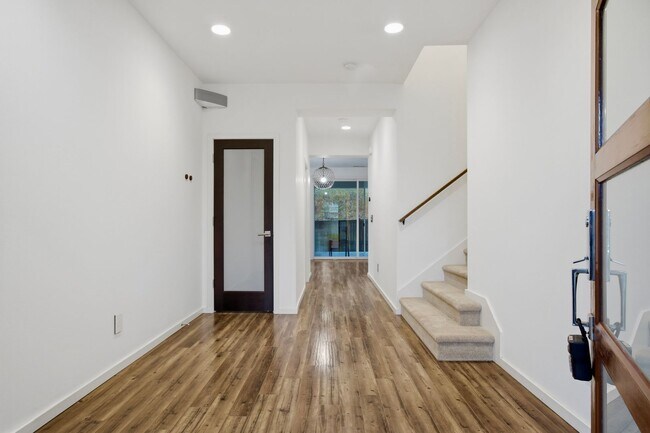 Building Photo - 17129 42nd Dr SE