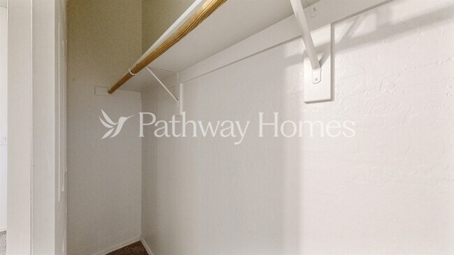 Building Photo - 43448 Askew Dr