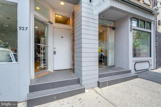 Building Photo - 927 N 2nd St
