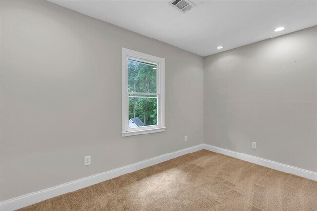 Building Photo - 141 Muddy River Rd