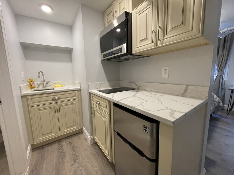 Building Photo - 50 Irving St