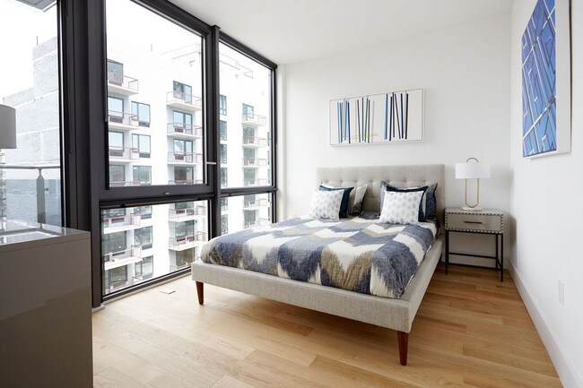 Building Photo - Huis24