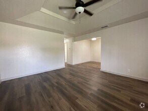 Building Photo - AVAILABLE NOW 2 BEDROOM 2 BATH DUPLEX IN S...