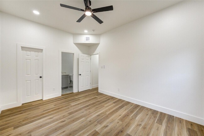 Building Photo - 9727 Stedman St