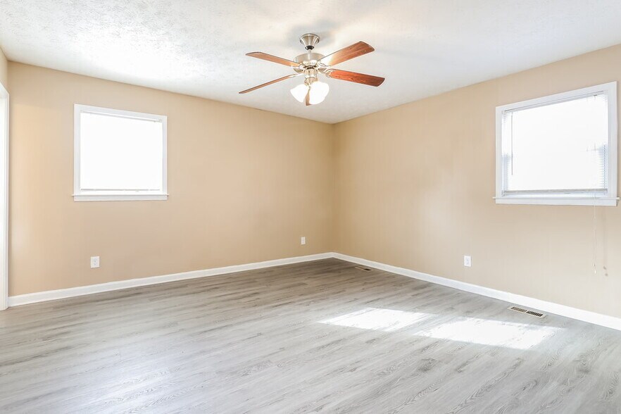 Building Photo - 17 E Wedgewood Cir